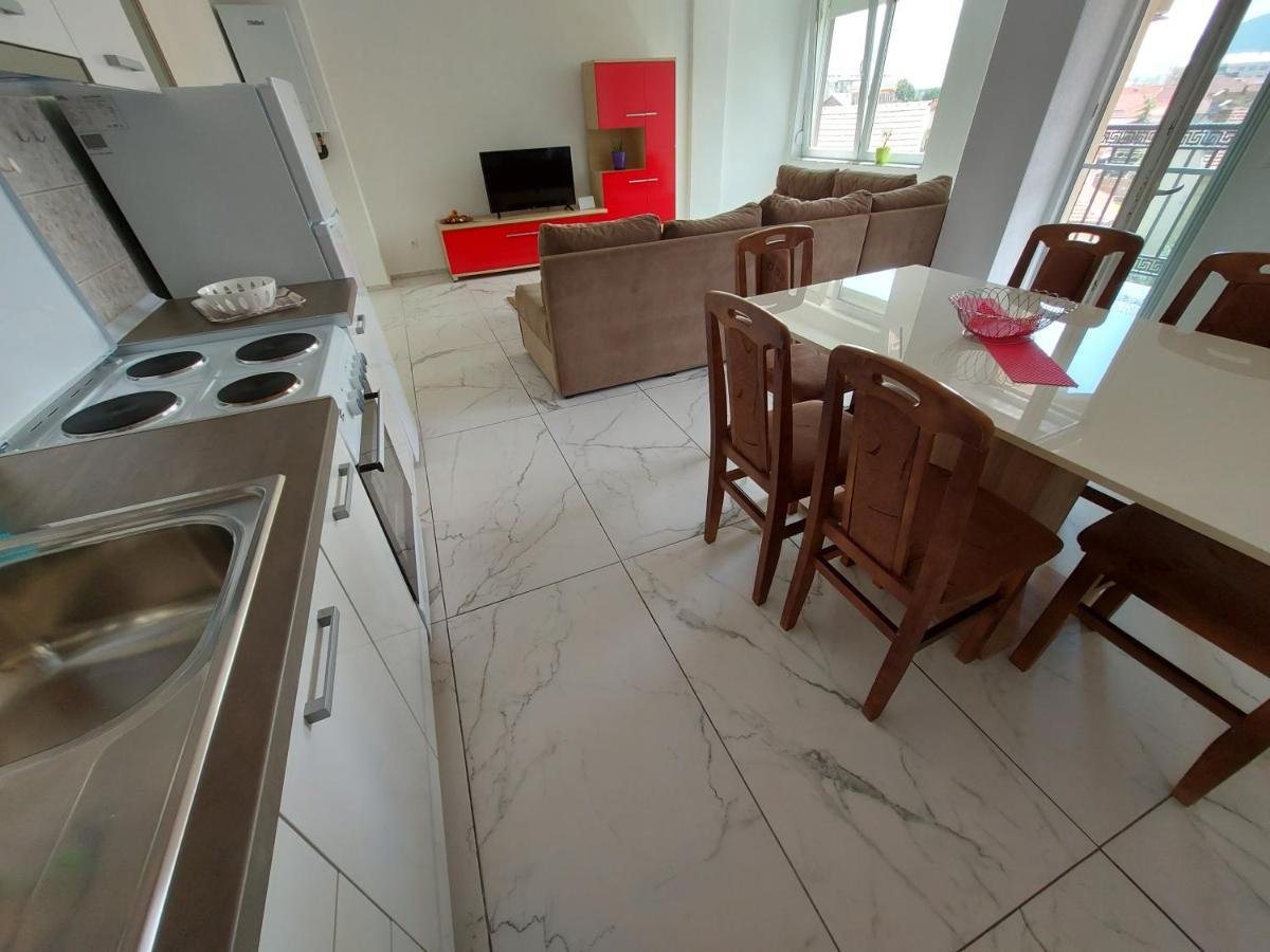 Unique Apartmens City Center บิโตลา ภายนอก รูปภาพ